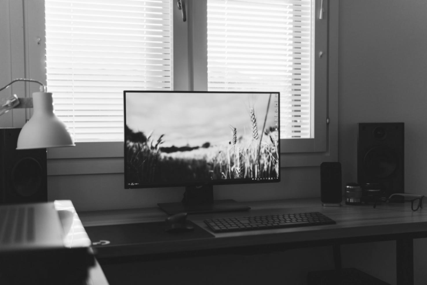 Tablou de bord financiar care arată categorii de cheltuieli organizate și clare