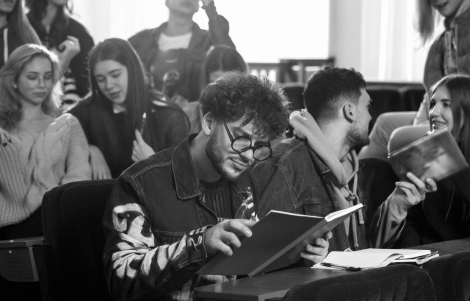 Sesiune de educație financiară cu materiale despre categorii de buget